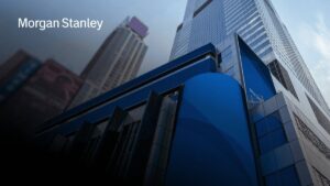 Morgan Stanley e símbolos de stablecoins em Wall Street sinalizando fundo de reserva.