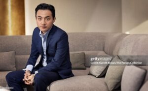 notícia World Liberty Financial processo Justin Sun e tokens WLFI Trump e com Cartões de criptomoedas