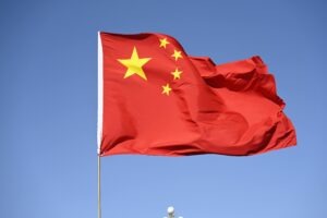 China proíbe promoção de criptomoedas e marketing de influenciadores digitais.
