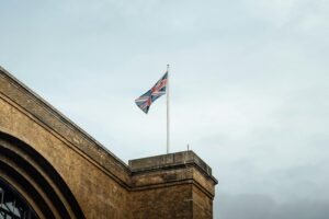 Operação policial contra criptomoedas ilegais em Londres Reino Unido pela FCA