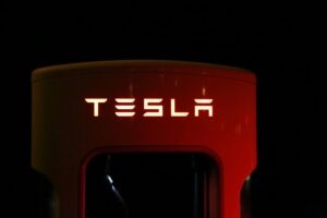 Tesla mantém Bitcoin e investe em inteligência artificial e SpaceX em 2026