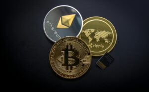 Fundos de criptomoedas e Bitcoin hoje e fluxo de investimentos em ETFs de criptomoedas no Brasil.