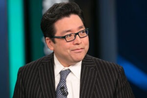 Tom Lee compra Ethereum transação institucional de criptomoedas hoje no Brasil