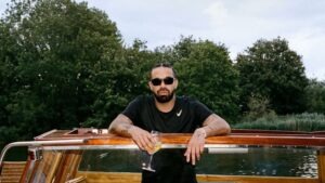 Drake pede liberdade para Sam Bankman-Fried em nova música de rap sobre criptomoedas
