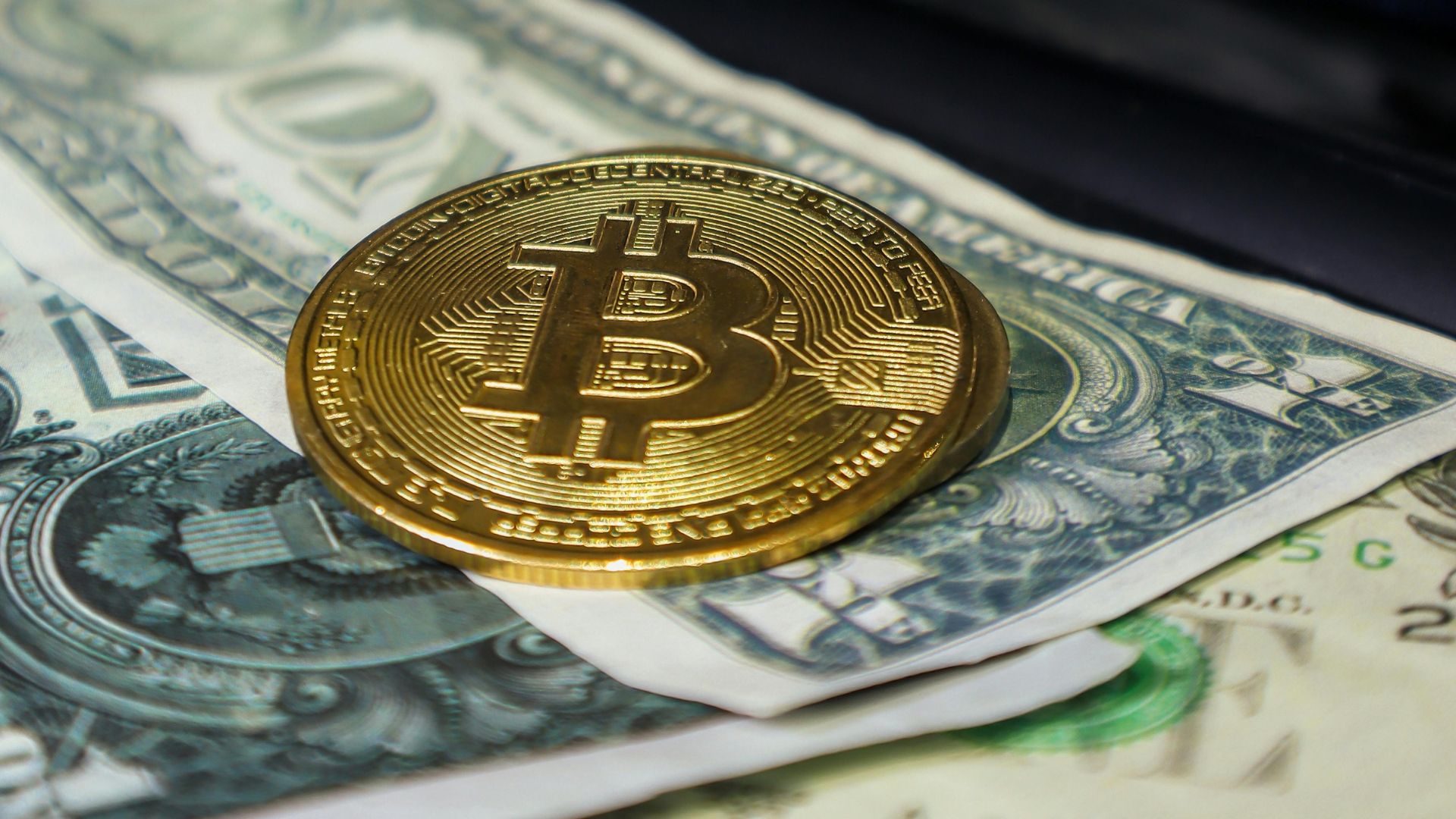 Preço do Bitcoin recua em 2026 e criptomoeda perde posição histórica para ouro e IA no ranking de ativos