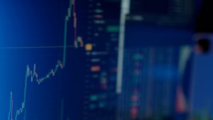 análise de mercado mostrando quais tokens DeFi estão subindo e caindo hoje tokenização stablecoins altcoins; mercado de stablecoins