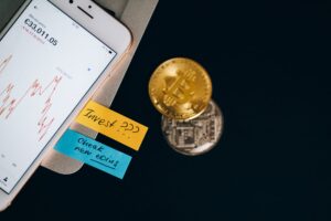 Fórmulas de verificação formal de segurança aplicadas a códigos de contratos inteligentes de criptomoedas