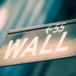 Atraso da SEC nos EUA esfria euforia de Wall Street com mercado de tokenização Atraso da SEC nos EUA esfria euforia de Wall Street com mercado de tokenização